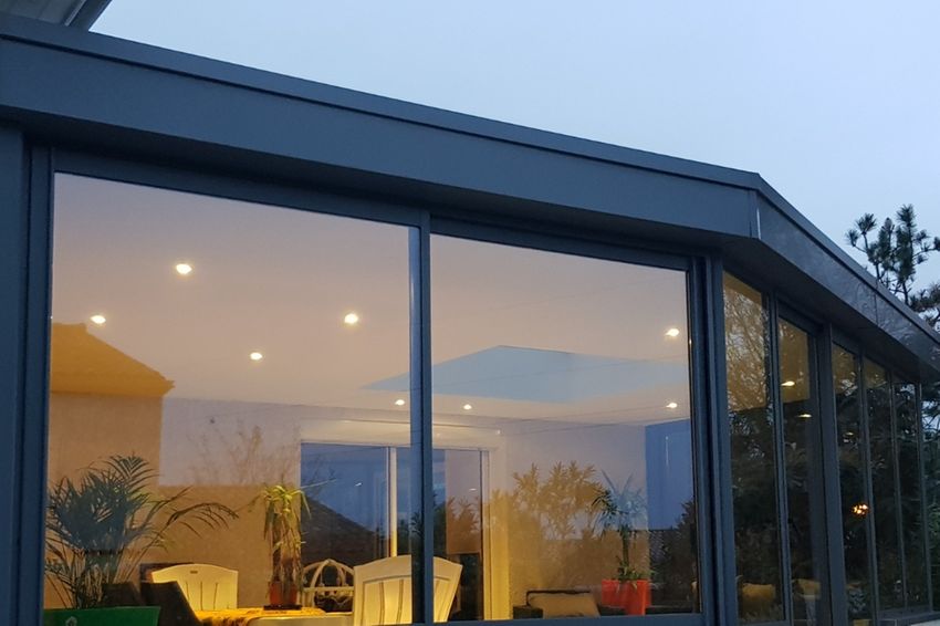 Comment choisir l'éclairage idéal pour un agrandissement de maison en bois ?