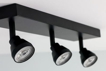 Comment choisir le plafonnier parfait pour votre salon ?